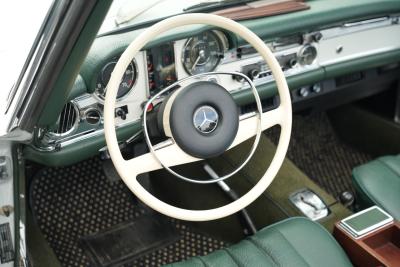 1968 Mercedes - Benz 280 SL