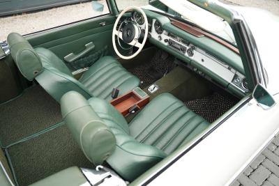 1968 Mercedes - Benz 280 SL