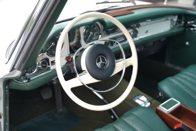 1968 Mercedes - Benz 280 SL