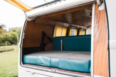 1966 Volkswagen TYPE 2 T1 DOUBLE-DOOR SUNDIAL CAMPER