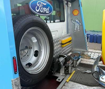 2005 Ford RECOVERY TRUCK