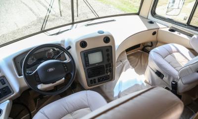 2005 Newmar Scottsdale 3201 Motorhome