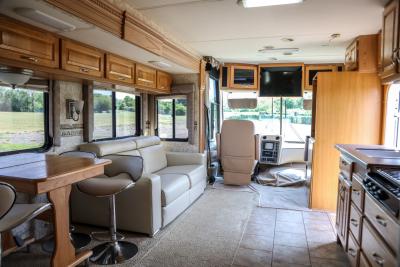 2005 Newmar Scottsdale 3201 Motorhome