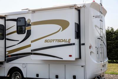 2005 Newmar Scottsdale 3201 Motorhome