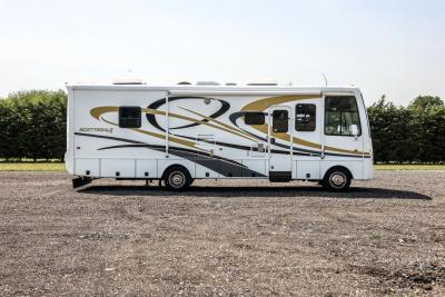2005 Newmar Scottsdale 3201 Motorhome