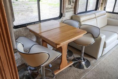 2005 Newmar Scottsdale 3201 Motorhome