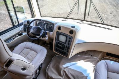 2005 Newmar Scottsdale 3201 Motorhome
