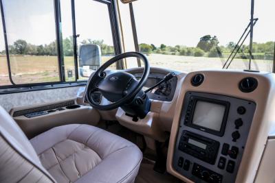 2005 Newmar Scottsdale 3201 Motorhome