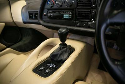 1994 Jaguar XJ 220