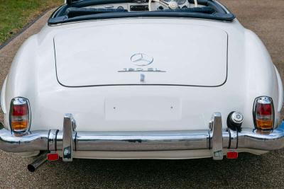 Mercedes - Benz 190SL