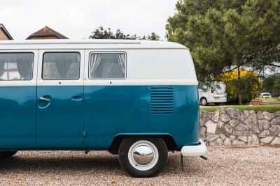1966 Volkswagen TYPE 2 T1 SPLIT SCREEN CAMPER DEVON CARAVETTE