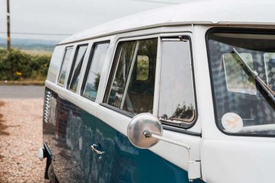 1966 Volkswagen TYPE 2 T1 SPLIT SCREEN CAMPER DEVON CARAVETTE
