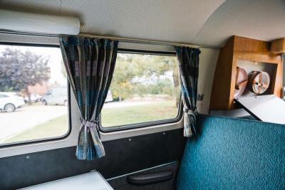 1966 Volkswagen TYPE 2 T1 SPLIT SCREEN CAMPER DEVON CARAVETTE
