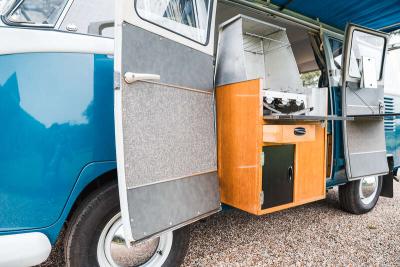 1966 Volkswagen TYPE 2 T1 SPLIT SCREEN CAMPER DEVON CARAVETTE