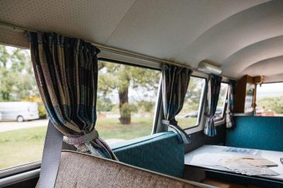 1966 Volkswagen TYPE 2 T1 SPLIT SCREEN CAMPER DEVON CARAVETTE