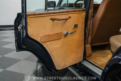 1985 Jeep Grand Wagoneer Restomod