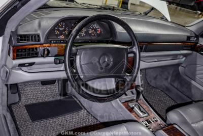1991 Mercedes - Benz 560-Class