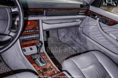 1991 Mercedes - Benz 560-Class