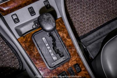 1991 Mercedes - Benz 560-Class