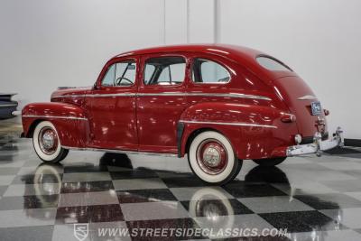 1948 Ford Deluxe Sedan