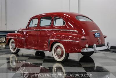 1948 Ford Deluxe Sedan