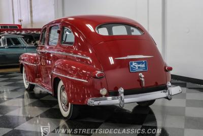 1948 Ford Deluxe Sedan