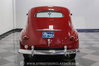 1948 Ford Deluxe Sedan