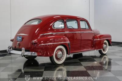 1948 Ford Deluxe Sedan
