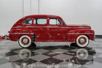 1948 Ford Deluxe Sedan