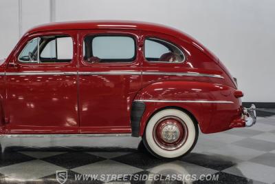 1948 Ford Deluxe Sedan