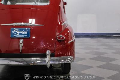 1948 Ford Deluxe Sedan