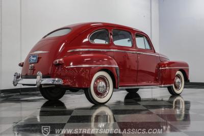 1948 Ford Deluxe Sedan