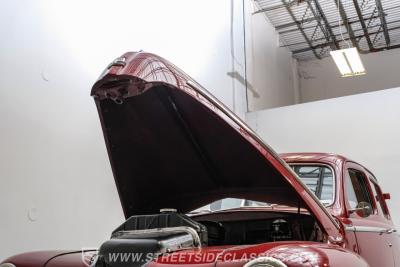 1948 Ford Deluxe Sedan