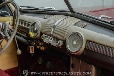 1948 Ford Deluxe Sedan