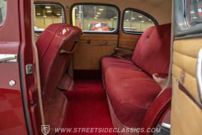 1948 Ford Deluxe Sedan