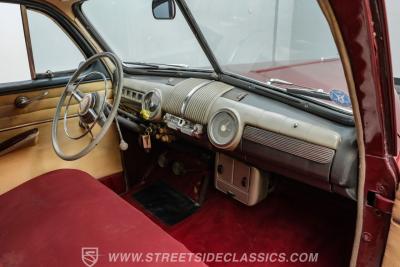 1948 Ford Deluxe Sedan