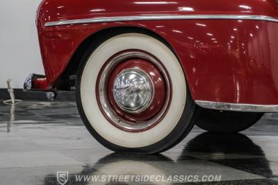 1948 Ford Deluxe Sedan