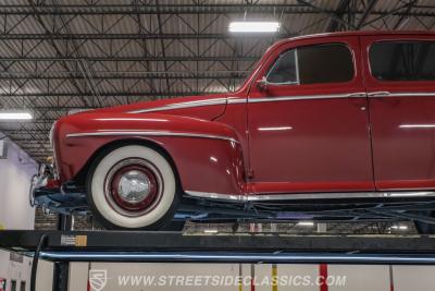 1948 Ford Deluxe Sedan