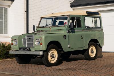 1974 Land Rover Series III 88"