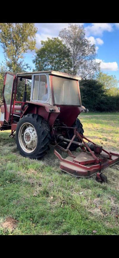 1975 International 444 TRACTOR