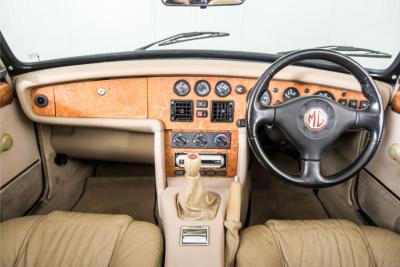 1995 MG RV8