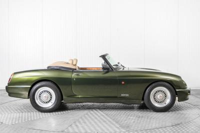 1995 MG RV8