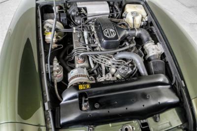 1995 MG RV8