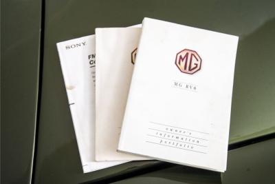 1995 MG RV8
