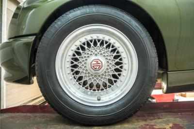 1995 MG RV8