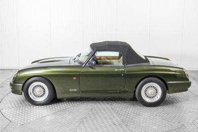 1995 MG RV8