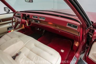 1975 Cadillac Coupe DeVille