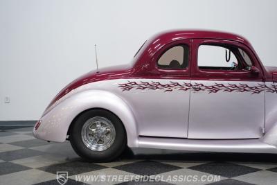 1938 Ford 5-Window Coupe
