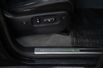 2014 Toyota Land Cruiser