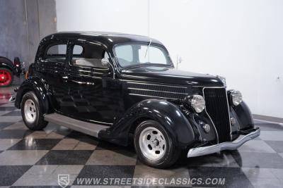 1936 Ford Tudor Humpback